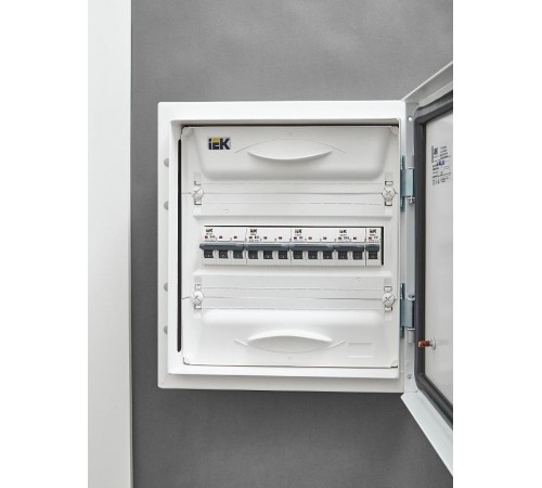 Выключатель автоматический трехполюсный M06N 3P B 16А 6кА ARMAT  AR-M06N-3-B016  IEK