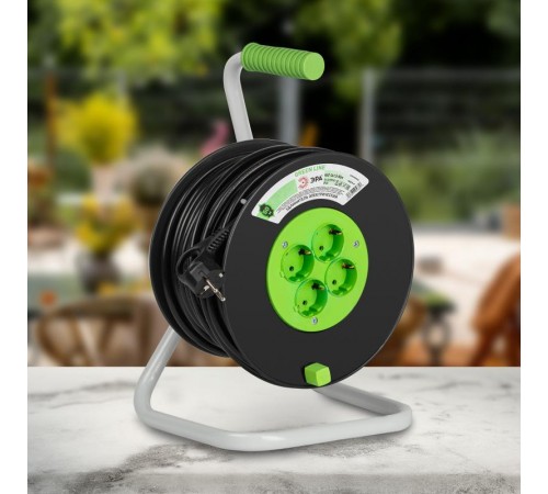 Удлинитель силовой ЭРА GREEN LINE KAT-3x1.5-50m Greenline на катушке пластик 4 розетки с заземлением 50м ПВС 3x1.5мм2   Б0065107  ЭРА