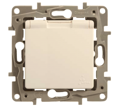 Etika Слоновая кость Розетка с заземлением IP 44 с крышкой и шторками, автозажимные клеммы,16А  672332  Legrand
