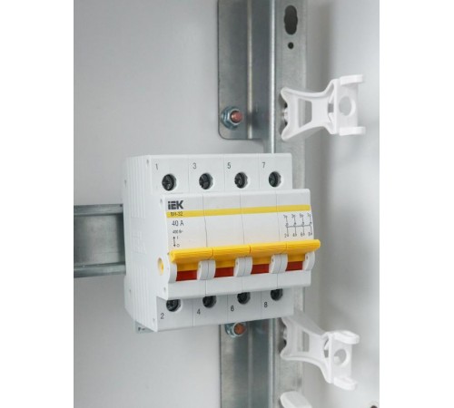 Выключатель нагрузки модульный (мини-рубильник) ВН-32 4Р 40А  MNV10-4-040  IEK