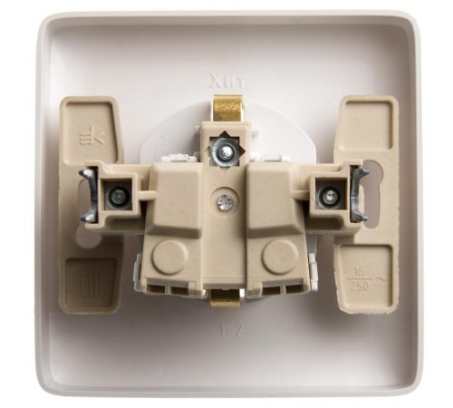 Хит Белый С/У Розетка с заземлением со шторками, 16А, 250В  RS16-136-B  SE