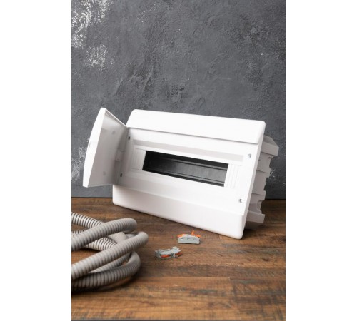 Щит распределительный встраиваемыйЩРВ-П-18 "SlimBox" белая дверца IP41 PROxima  sb-v-18w  EKF