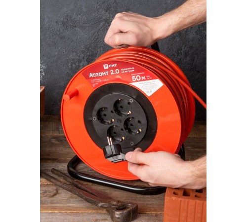 Удлинитель на катушке "Атлант 2.0" 4 гнезда 50м с заземлением  ПВС 3*1,0  10А/2,2кВт PROxima  UKA02-10-310-4-50  EKF
