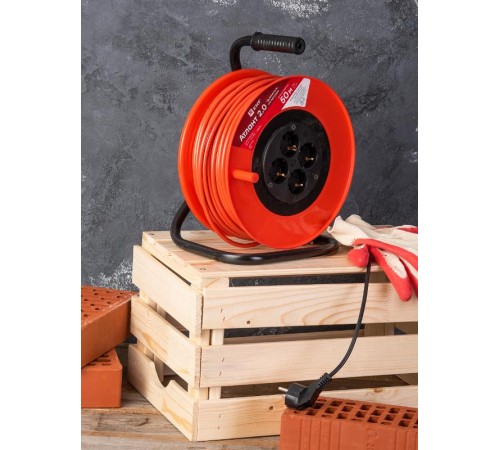 Удлинитель на катушке "Атлант 2.0" 4 гнезда 50м с заземлением  ПВС 3*1,0  10А/2,2кВт PROxima  UKA02-10-310-4-50  EKF