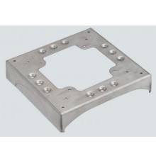 Simon Connect Соединительный цоколь, 2 перф. к/к 85x18мм, 2 отверст. к/к 130х18мм, сталь  KTA822-8  Simon