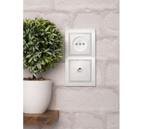 Минск Рамка 2-местная вертикальная белая EKF Basic  ERM-G-312-10  EKF