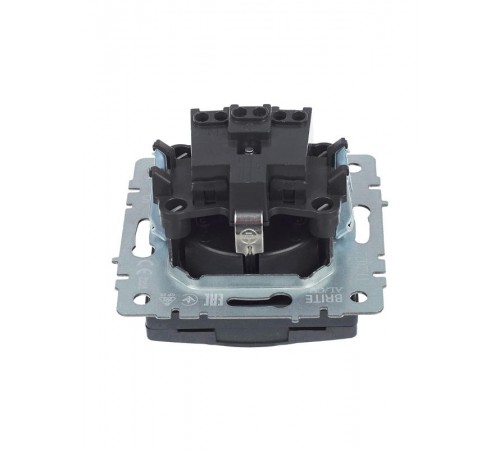 BRITE Розетка с заземлением со шторками с кр. 16А IP20 РСбш10-3-БрМ маренго  BR-R16-16-K35  IEK