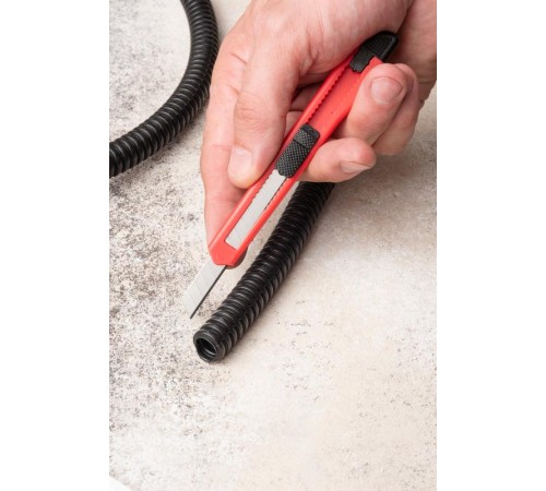 Нож с сегментированным лезвием 9 мм НСМ-10 Master  ncm-10-ms  EKF