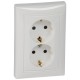 Valena Белый Розетка 2-ая с/з с защитными шторками литая  774427  Legrand