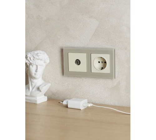 BRITE Рамка 2-ая РУ-2-2-БрД стекло дымчатый  BR-M22-G-K30  IEK