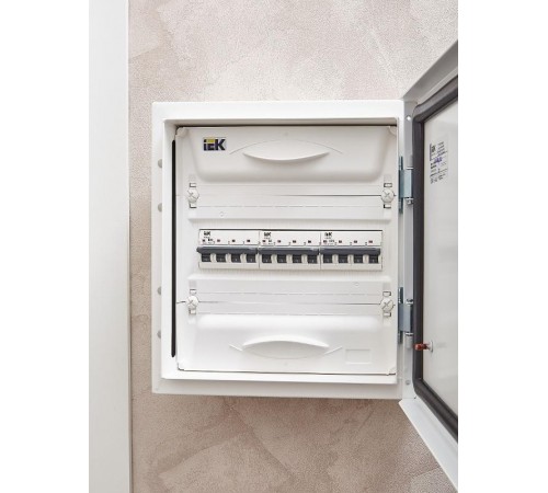 Выключатель автоматический четырехполюсный M06N 4P C 2А 6кА ARMAT  AR-M06N-4-C002  IEK