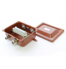 Коробка распределительная с зажимами наборными КЗНС-08 УХЛ1,5 IP65 латунный ввод  zeta30314  ГОФРОМАТИК