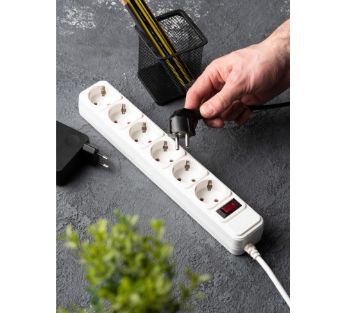 Сетевой фильтр 6*3м 10А/2,2 кВт с выкл. c/з ПВС 3х0,75 Блокбастер EKF PROxima  UFP10-375-6-03  EKF