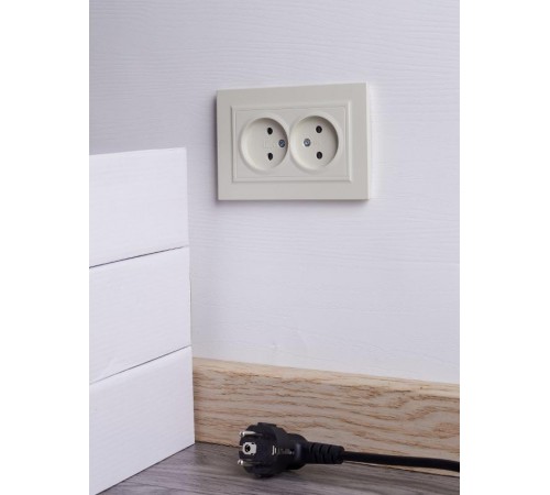 BRITE Розетка 2-ая без заземления со шторками 10А в сборе РСш12-2-БрКр бежевый  BR-R23-10-K10-F  IEK