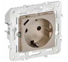 SKANDY Розетка с заземлением с защитными шторками 16А с USB C 18Вт SK-R17Sh шампань   SK-R14-16-U14-018-K37  IEK