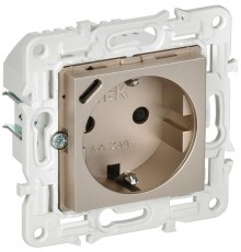 SKANDY Розетка с заземлением с защитными шторками 16А с USB C 18Вт SK-R17Sh шампань   SK-R14-16-U14-018-K37  IEK