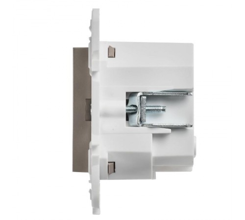 SKANDY Розетка с заземлением с защитными шторками 16А с USB C 18Вт SK-R17Sh шампань   SK-R14-16-U14-018-K37  IEK