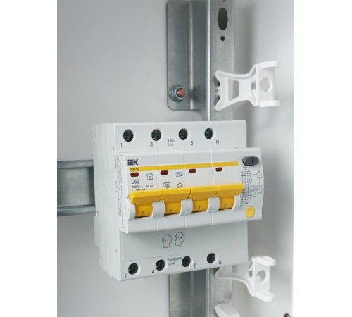 Выключатель автоматический дифференциального тока АД14S 4п 63А C 300мА тип AC (5 мод)  MAD13-4-063-C-300  IEK