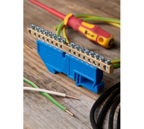 Шина "0" N (6х9мм) 16 отверстий латунь синий изолятор на DIN-рейку EKF PROxima  sn0-63-16-d  EKF