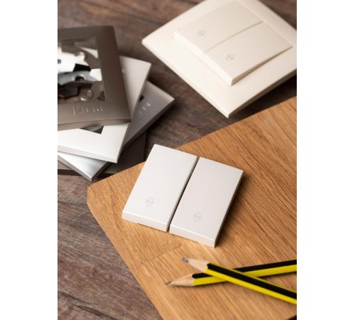 Валенсия лицевая панель выключателя 2-кл. проходного 10А жемчуг EKF PROxima   ESV10-L-027-50   EKF