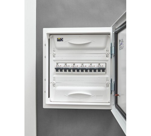 Выключатель автоматический двухполюсный M06N 2P C 4А 6кА ARMAT  AR-M06N-2-C004  IEK