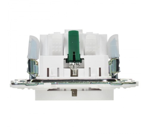 SKANDY Розетка с заземлением с защитными шторками 16А SK-R04W арктический белый  SK-R14-16-K01  IEK