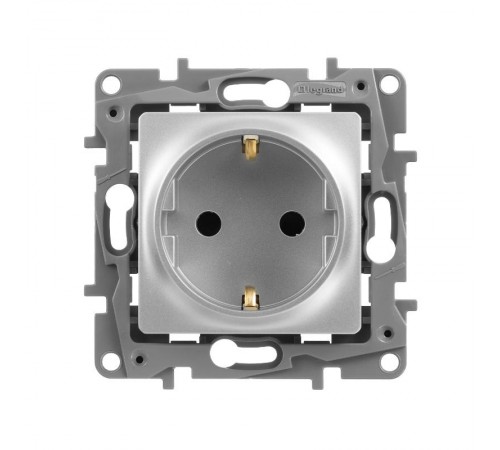 Etika Алюминий Розетка с заземлением со шторками, винтовые клеммы, 16А, 250 В  672422  Legrand