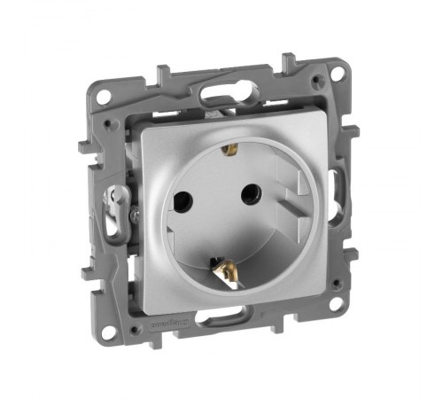 Etika Алюминий Розетка с заземлением со шторками, винтовые клеммы, 16А, 250 В  672422  Legrand