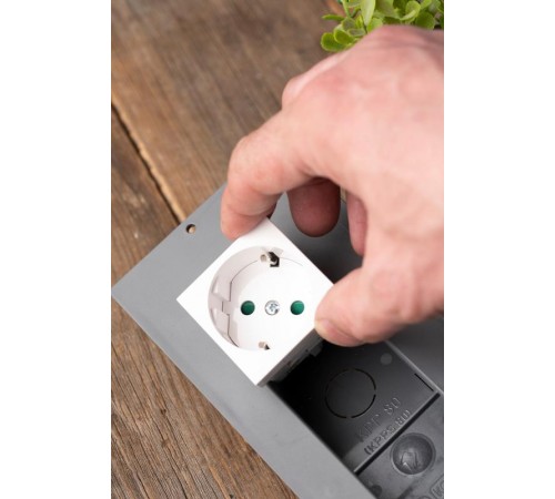 Розетка 45х45 PRO, с заземлением, белая , 45 град  E6MR16-028-10-45  EKF