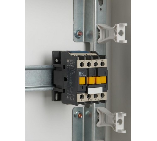 Контактор КМИ-11210 12А 24В/АС3 1НО   KKM11-012-024-10  IEK