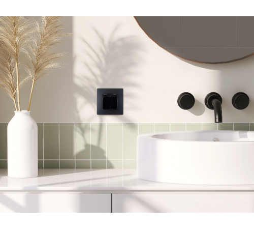 Розетка с заземлением IP44 - Legrand Etika - со шторками с защитной крышкой 16А 250В безвинтовые зажимы - антрацит  672626  Legrand