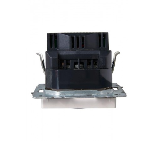 BRITE Розетка с заземлением со шторками 16А с USB A+A 2,1А РЮш10-1-БрЖ жемчужный  BR-R14-16-U21-D21-K36  IEK