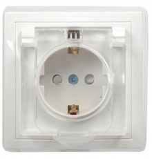КВАРТА Белый Розетка 1-местная с заземлением со шторками с крышкой керамика 16А РСбш10-3-ККБ-44 IP44  ERK70-K01-10-DM-44  GENERICA