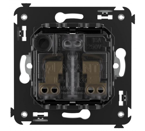 Розетка в стену, 2P+E, с з/ш, "Avanti", "Черный квадрат"  4402003  DKC