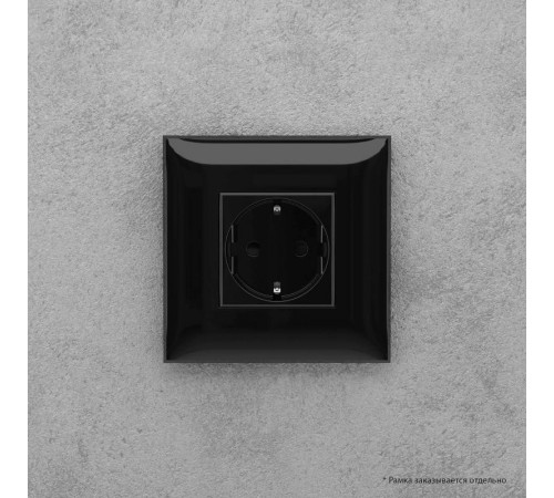 Розетка в стену, 2P+E, с з/ш, "Avanti", "Черный квадрат"  4402003  DKC