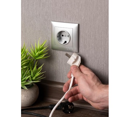 Валенсия лицевая панель розетки 1-местной с/з 16А сталь с защ. штор. EKF PROxima   ESR16-L-028-30   EKF