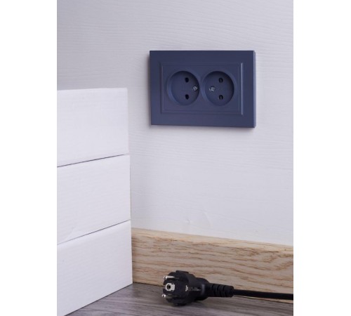 BRITE Розетка 2-ая без заземления со шторками 10А в сборе РСш12-2-БрМ маренго  BR-R23-10-K35-F  IEK