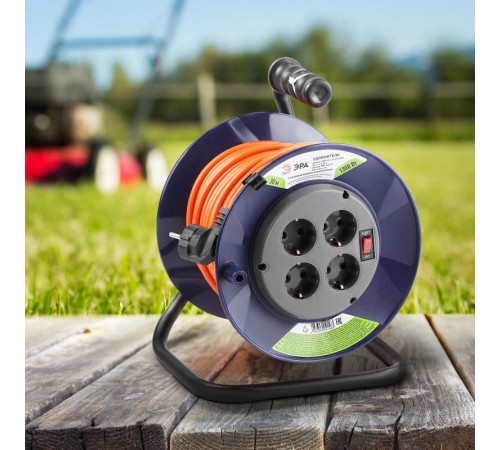 Удлинитель силовой ЭРА RPx-4es-3х0.75-30m на п. катушке c/з 4 гн 30м ПВС 3х0.75  Б0043052  ЭРА