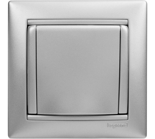 Valena Алюминий Розетка 1-ая с/з с крышкой  770122  Legrand