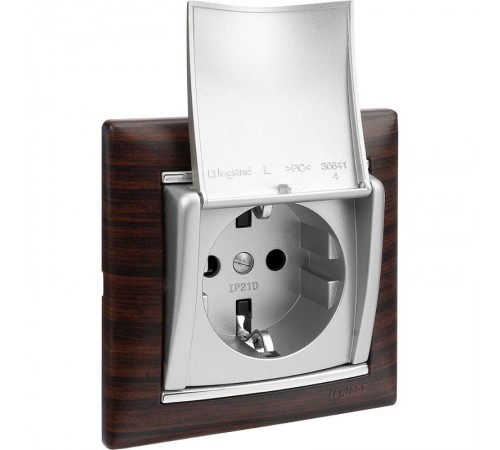 Valena Алюминий Розетка 1-ая с/з с крышкой  770122  Legrand