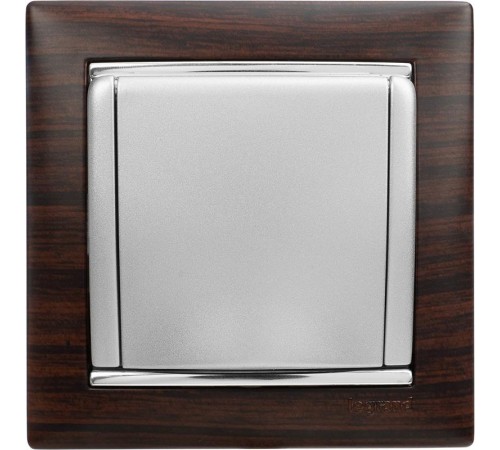 Valena Алюминий Розетка 1-ая с/з с крышкой  770122  Legrand