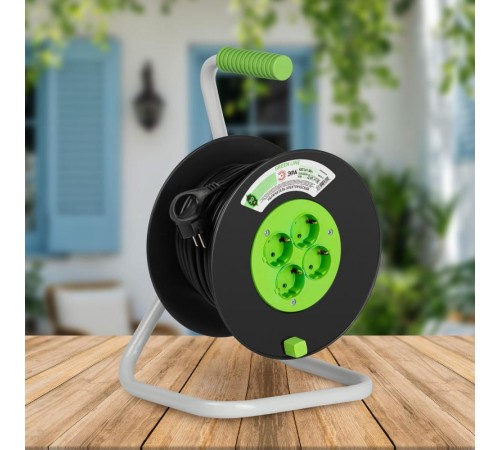 Удлинитель силовой ЭРА GREEN LINE KAT-3x1-30m Greenline на катушке пластик 4 розетки с заземлением 30м ПВС 3x1мм2   Б0065086  ЭРА