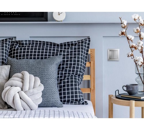 Valena Алюминий Выключатель 2-х клавишный  770105  Legrand