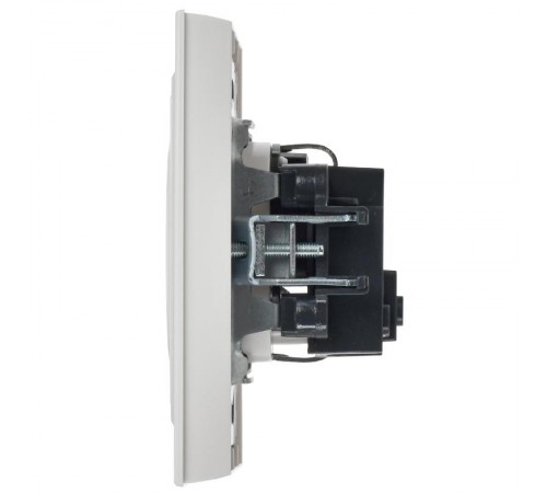 BRITE Розетка с заземлением со шторками 16А в сборе РСР14-1-0-БрБ белый   BR-R14-16-K01-F  IEK