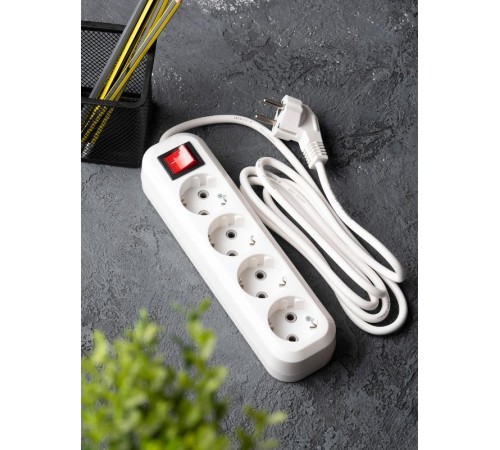 Удлинитель "Эксперт"  4 гнезда 5 метров 16А/3,5кВт с выключателем и заземлением ПВС 3х1 EKF PROxima  UBA16-310-4-05i  EKF