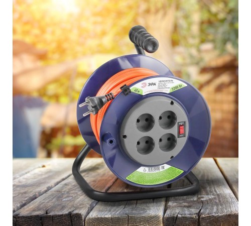 Удлинитель силовой ЭРА RPx-4s-2x1.0-40m на п. катушке б/з 4 гн 40м ПВС 2х1  Б0043051  ЭРА