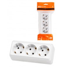 Розетка 3-х местная горизонтальная 2П+3 открытой установки IP20 16A белая "Ладога"  SQ1801-0126  TDM