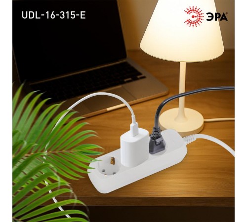Удлинитель электрический ЭРА UDL-16-315-E Greenline 3 розетки с заземлением 1,5м ПВС 3x1мм2   Б0065038  ЭРА