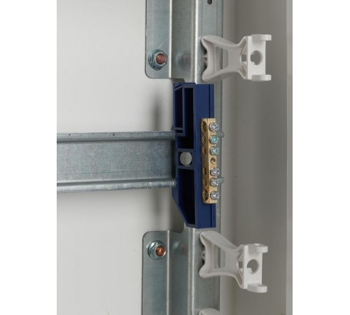 Шина N ноль на DIN-изоляторе ШНИ-6х9-6-Д-С  YNN10-69-6D-K07  IEK