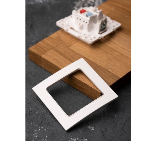 Стокгольм Рамка 1-местная белая PROxima  EXM-G-302-10  EKF